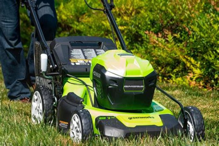 Conquer Slopes With The Best Self-Propelled Mowers For Hills